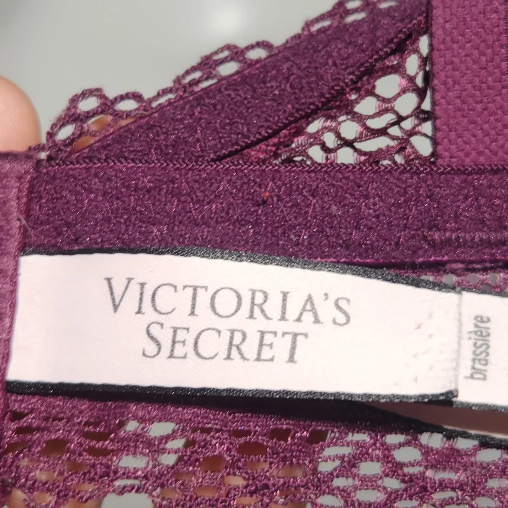 Victoria's Secret Burgandy Daisy Lace Bralette Small